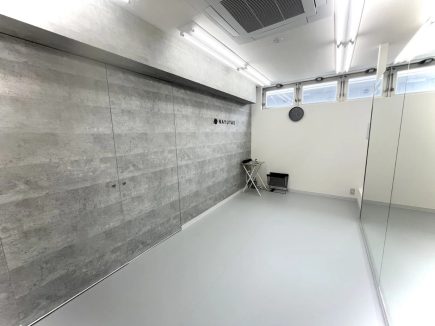 ナユタス浜田山校のダンスルームの写真